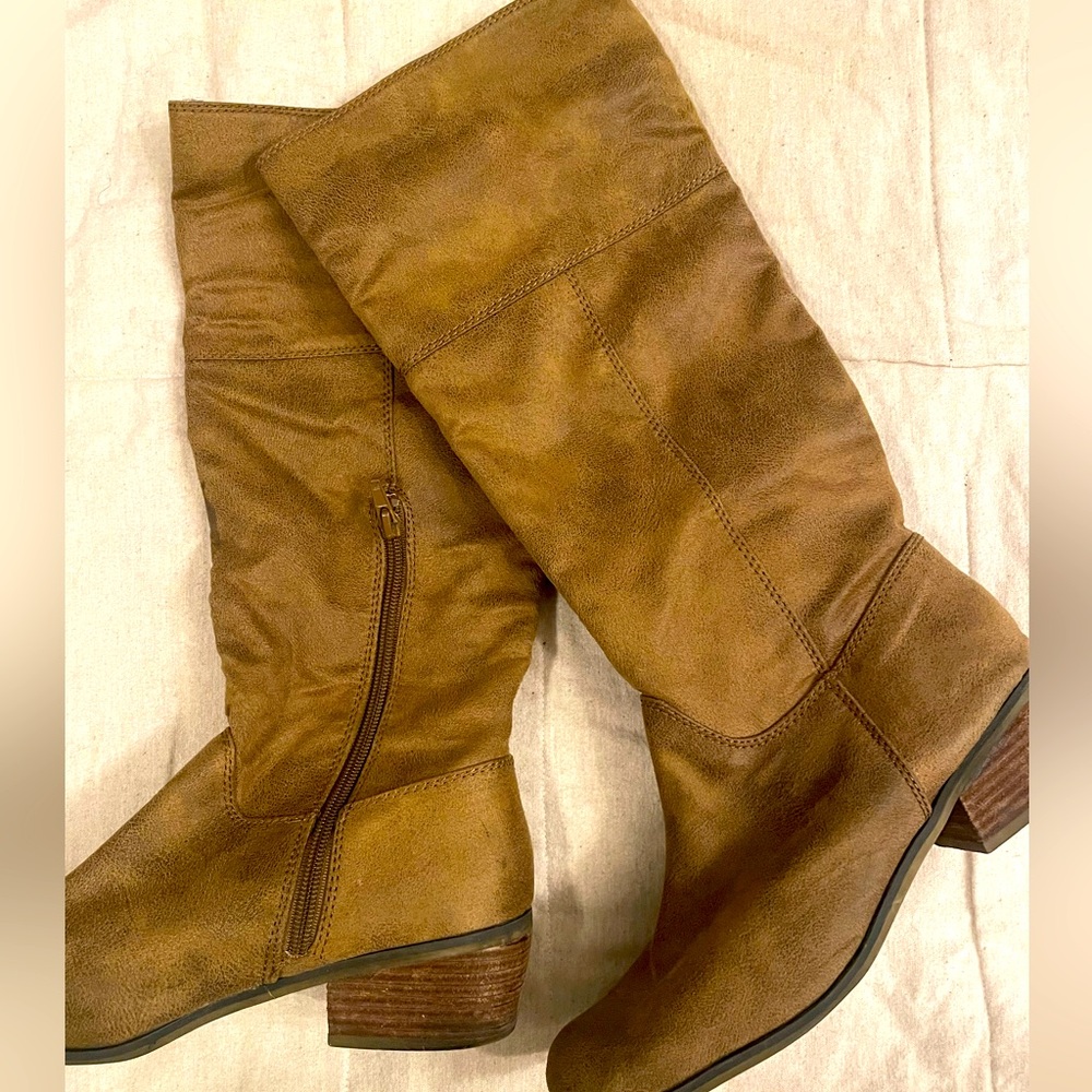 Tan Cowgirl Soft Suede Boots (Size: 8.5)